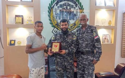 بن عفيف يكرم نجم نادي حرس المنشآت والمنتخب الوطني للملاكمة غيث عارف