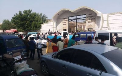 عدن.. نقل الفتاة التي تعرضت للطعن إلى مستشفى أطباء بلا حدود بعد تدهور حالتها