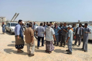 فرق كهرباء ساحل حضرموت تصل إلى الريدة لإصلاح الأعطال التي خلفها المنخفض الجوي