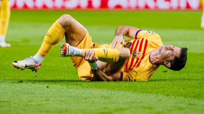 تقارير تكشف مدة غياب ليفاندوفسكي عن المستطيل الاخضر