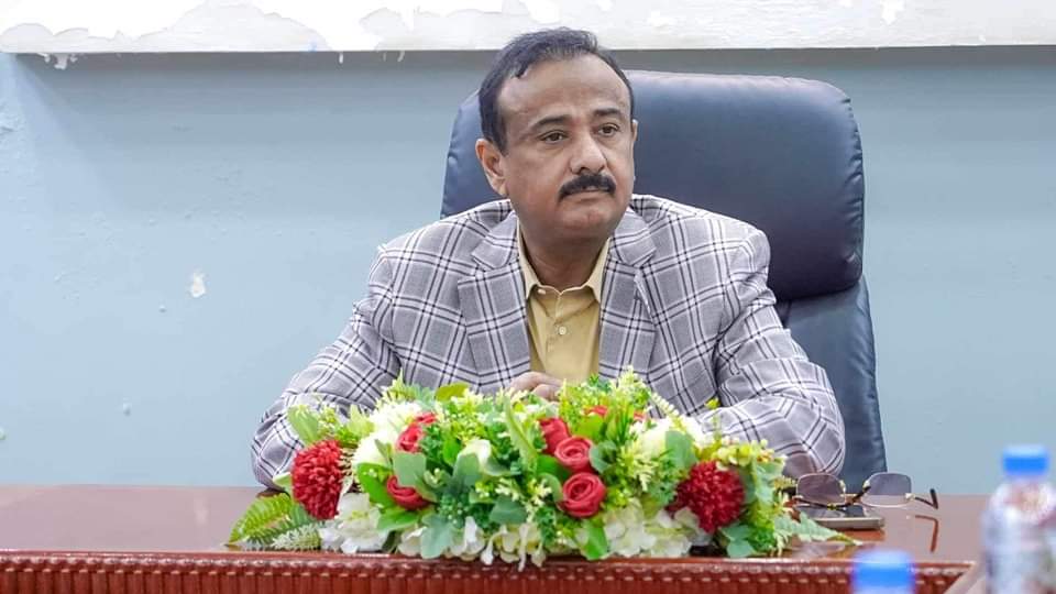 المحافظ بن الوزير يلتقي رئيس واعضاء لجنة النزول الميداني لوزارة الإدارة المحلية.