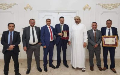 الرئيس الزُبيدي يلتقي فريق “كاك بنك” الحائز على المركز الثاني في منافسات الجائزة العربية للمسؤولية الاجتماعية