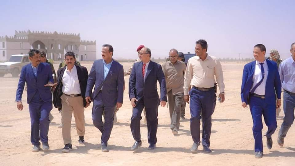 المحافظ بن الوزير ورئيس جامعة شبوة يدشنون أول الأعمال في الحرم الجامعي الجديد لجامعة شبوة
