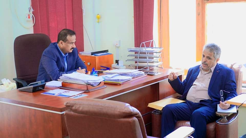 المحافظ بن الوزير يؤكد بأن بيحان ستحظى باهتمام السلطة المحلية في دعم المشاريع الخدمية ذات الأولوية.