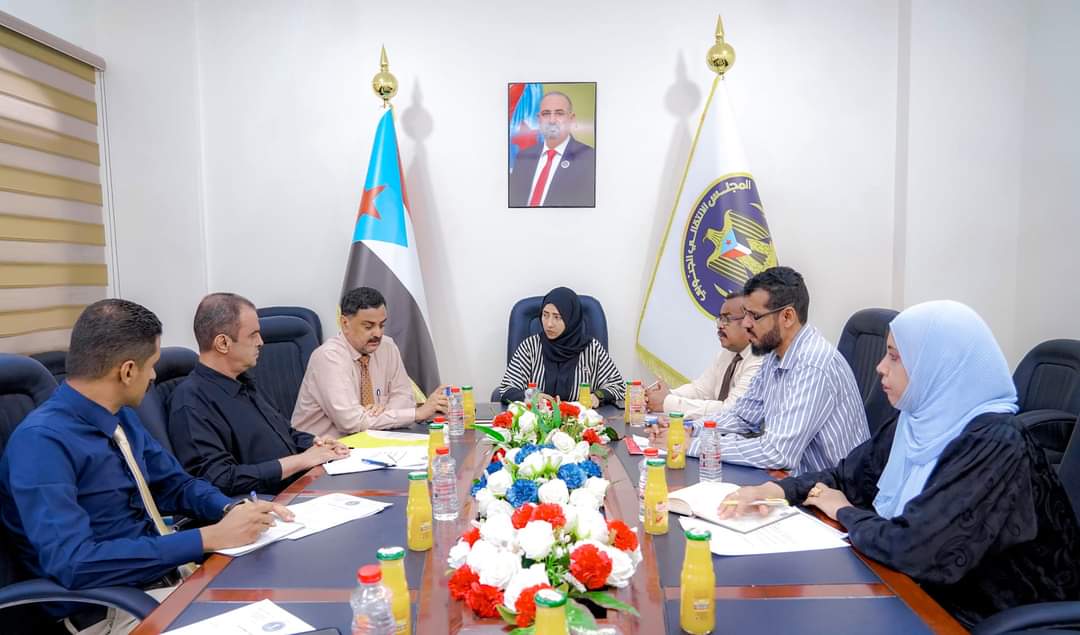 هيئة الاغاثة والأعمال الإنسانية تبحث سُبل تطوير خدمات رعاية ذوي الشهداء والجرحى