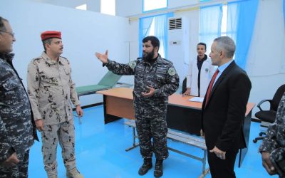 اليافعي والنقيب يزوان قيادة قوات المنشآت ويناقشان تنظيم الإعلام العسكري والامني