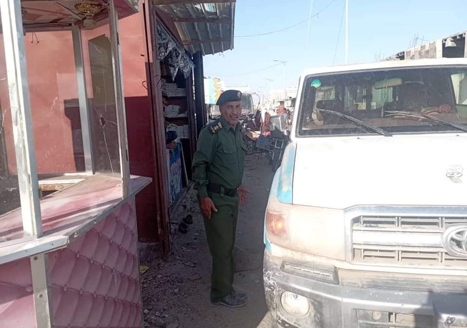 أمن أحور يستعيد مبلغ مالي مفقود على أحد بائعي القات في المديرية