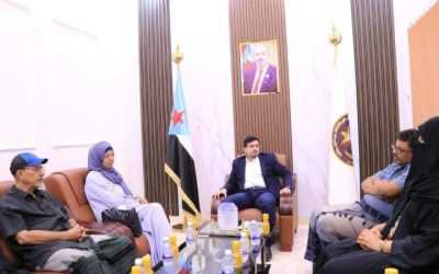 رئيس انتقالي المهرة يلتقي الدكتورة نعمة صالح رئيسة قسم الأمراض بمستشفى الجمهورية..