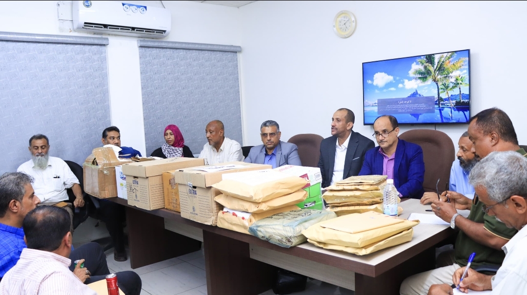 *العاصمة عدن_ فتح المظاريف لمشروع استراتيجي يخدم شبكة الصرف الصحي بدارسعد والمديريات المجاورة لها*