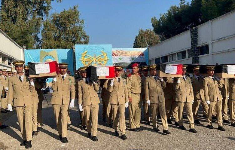 سوريا.. بدء مراسم تشييع ضحايا الهجوم على “الكلية الحربية” بحمص