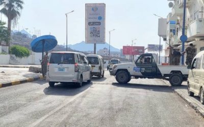 قوات الحزام الأمني قطاع كريتر تنفذ حملة أمنية كبرى لمنع التجول بالسلاح والمركبات بدون لوحات