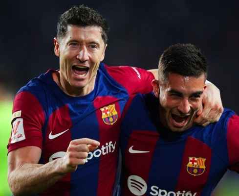 الدوري الاسباني: ثنائية ليفاندوفسكي تمنح برشلونة فوزا مهما امام الافيس ليواصل الضغط على الصدارة