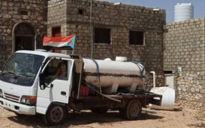 الانتقالي يواصل ضخ المياه إلى متضرري تيج في حصوين