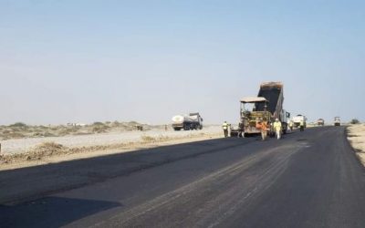 بدء سفلتة شارع حيوي في أبين بتمويل دولي