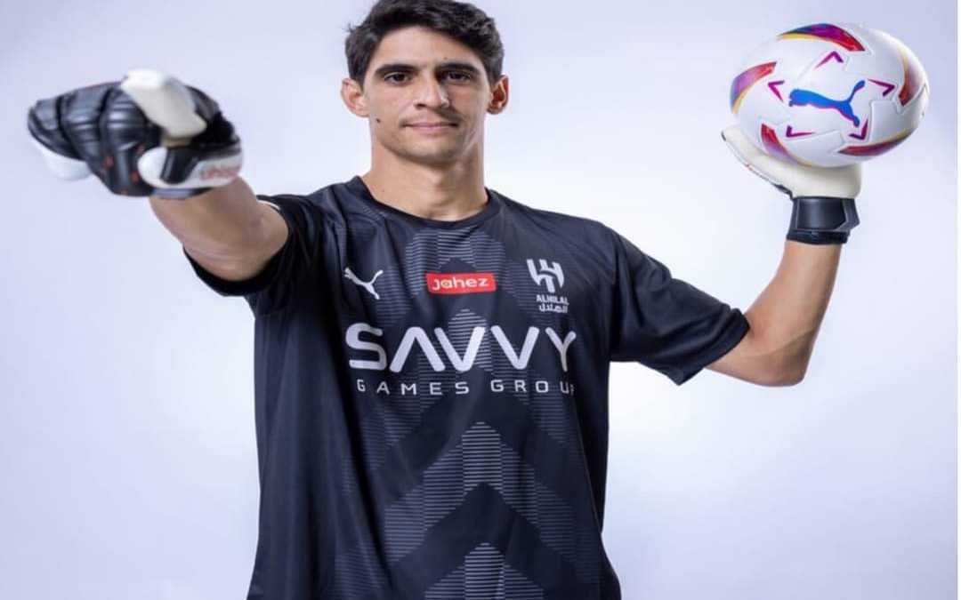 بونو، حارس مرمى المنتخب المغربي ونادي الهلال السعودي، في المركز الـ 13، ضمن تصنيف جائزة الكرة الذهبية لعام 2023