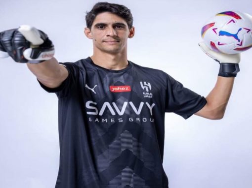 بونو، حارس مرمى المنتخب المغربي ونادي الهلال السعودي، في المركز الـ 13، ضمن تصنيف جائزة الكرة الذهبية لعام 2023