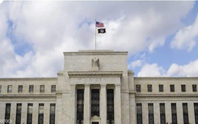 إلى متى يستمر الفيدرالي في إبقاء أسعار الفائدة مرتفعة