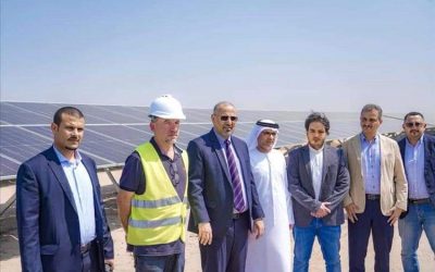 الرئيس الزبيدي ووزير الكهرباء يتفقدان محطة الطاقة الشمسية ببئر أحمد بعدن