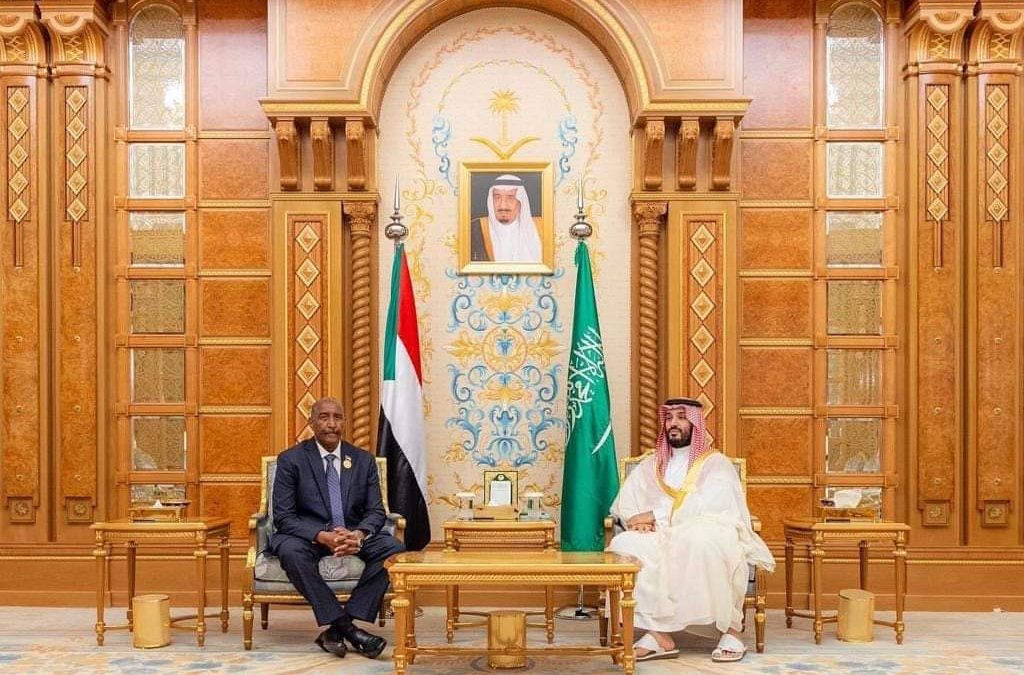 البرهان والامير محمد بن سلمان يعقدان إجتماعاً ثنائياً في الرياض