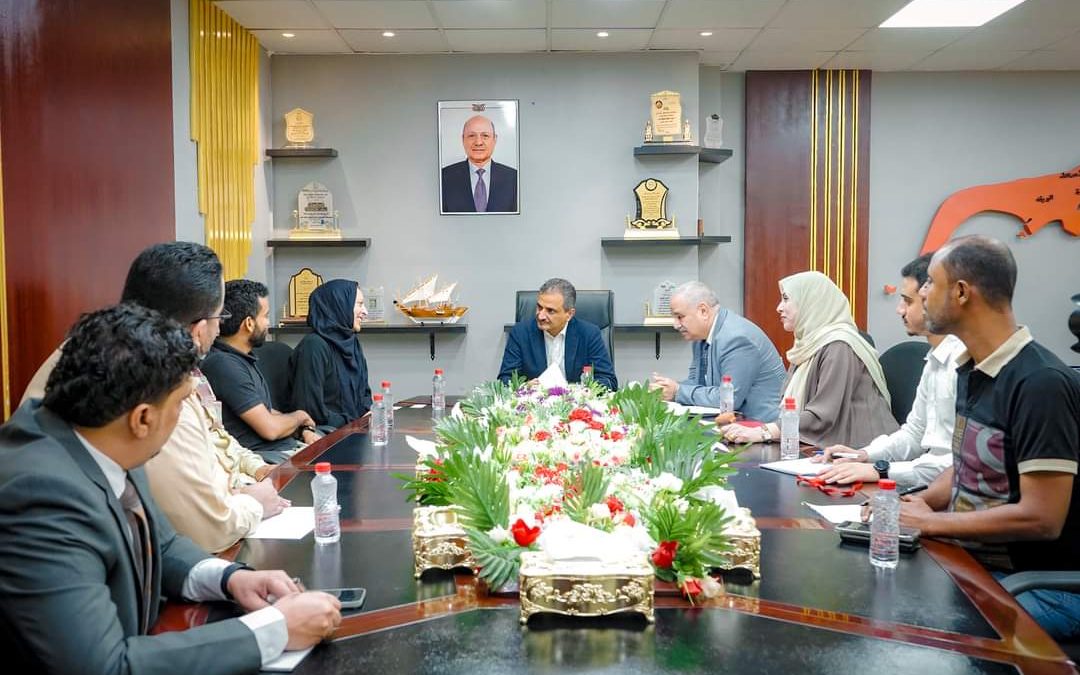 عدن: لملس يوجّه بتعزيز الجهود لمنع تفشي مرض الكوليرا