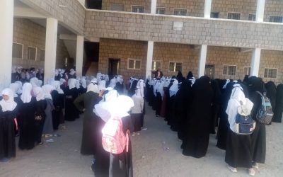 رئيس القيادة المحلية لانتقالي سرار يافع يزور مجمع البنات سرار