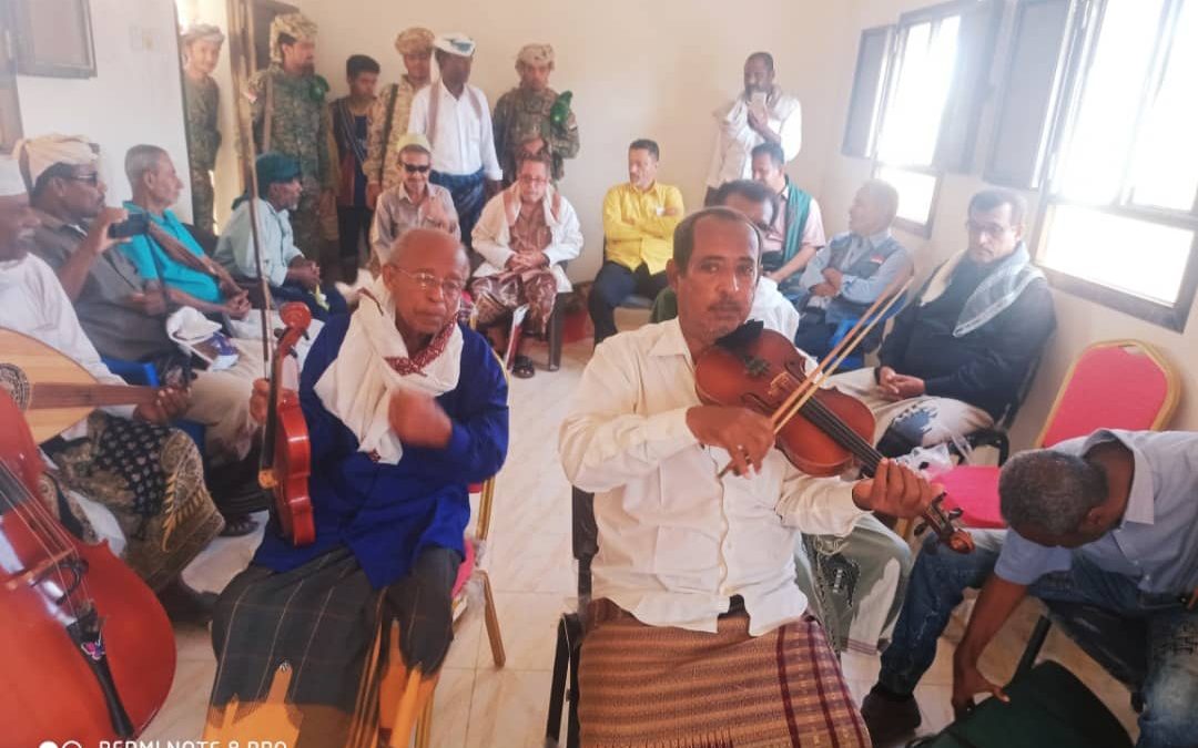 رئيس انتقالي أبين يزور اتحاد الفنانين الجنوبيين بالمحافظة ويطلع على البروفات الفنية لإحياء ذكرى عيد الاستقلال