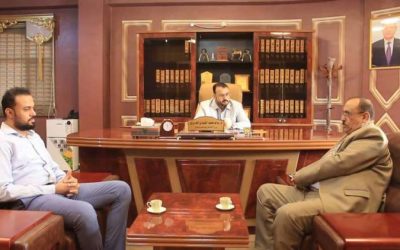 وزير الأشغال يلتقي نائب محافظ لحج لمناقشة احتياجات المحافظة من مشاريع الطرق