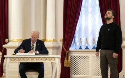 الغرب يتخلى عن أوكرانيا ويجبر زيلينسكي على التفاوض