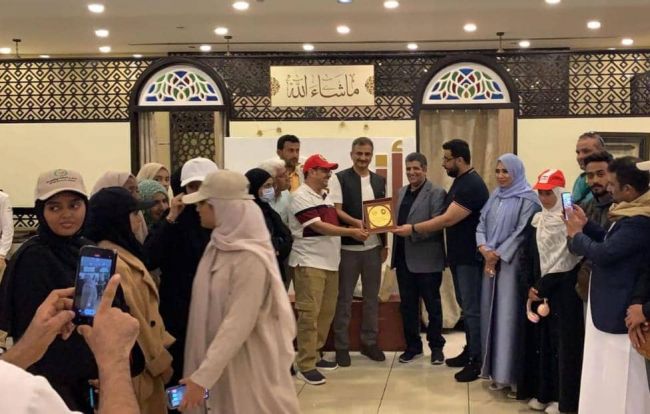 محافظ العاصمة عدن يقدم مكرمة مالية للوفد الكشفي المشارك في دبي
