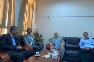 وكيل وزارة التخطيط منصور زيد يلتقي الأمين العام للمجلس الانتقالي