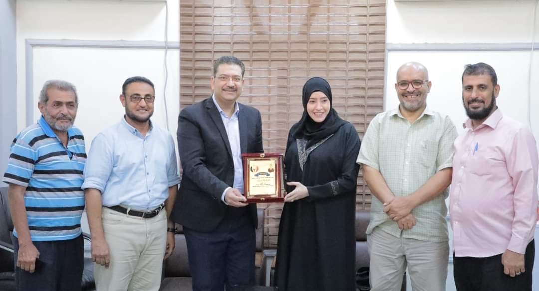 الاتحاد اليمني للإعلام الرياضي يكرّم الخبير في مركز الجزيرة للإعلام رائد عابد