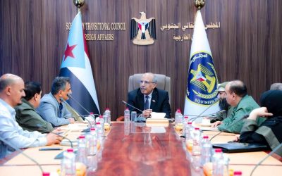 الكثيري يناقش مع المحافظ لملس والقيادات الأمنية آليات تعزيز الأداء الأمني بالعاصمة عدن