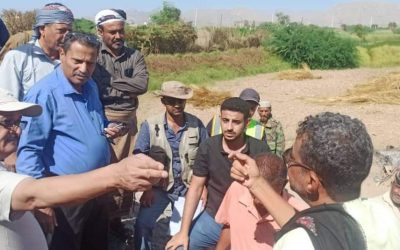 محافظ أبين ينفذ نزول ميداني لتفقد أعمال شق الطرقات بمشروع سد حسان