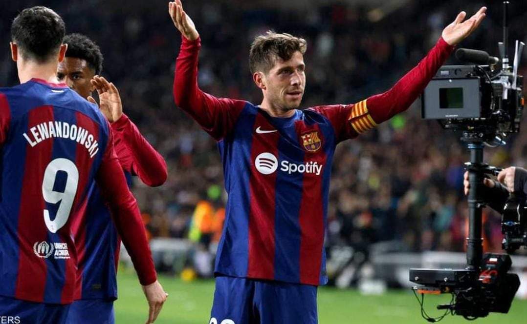 روبرتو ينقذ برشلونة من فخ ألميريا.. ويعيده لسكة الانتصارات
