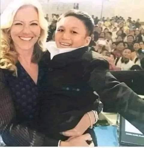 موقف محرج جدا لسيدة أعمال !!