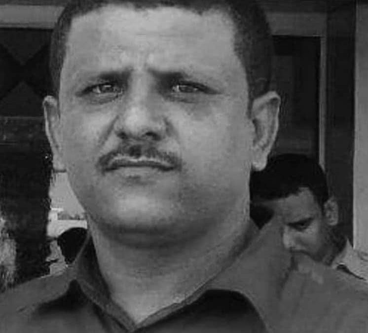 العولقي يعزي الصحفي مقراط في وفاة ابن أخيه