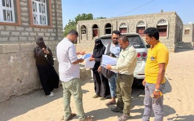 فريق المسح التغذوي التابع لمكتب الصحة يقوم بنزول الى مديرية أحور لكشف حالات سوء التغذية