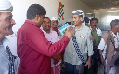 نائب مدير الصناعة والتجارة أبين  نفذ حملة للمحلات التجارية  في أحور