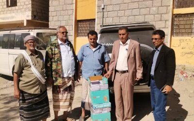 *رئيس الهيئة التنفيذية بيهر يسلم مدير التربية دفعة أولية من الكتاب المدرسي المطبوع لمدارس المديرية*