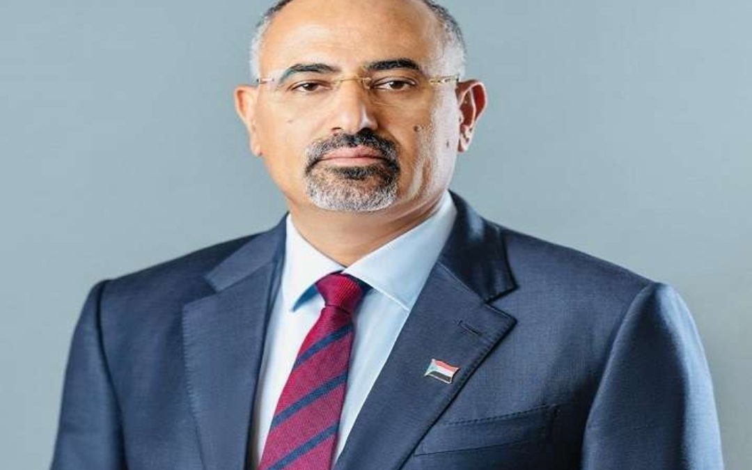 الرئيس الزُبيدي يُعزَّي المحامية ذكرى معتوق وإخوانها بوفاة شقيقهم محمد