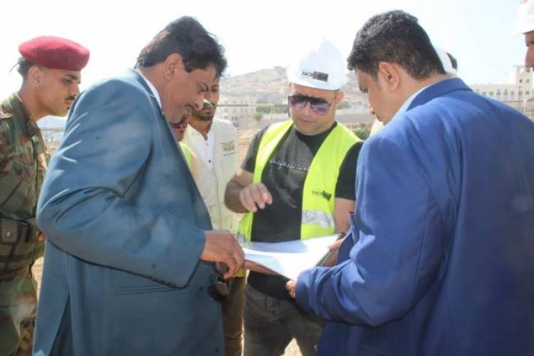 بايعشوت يتفقد سير العمل بمشروع خور المكلا المرحلة الثانية