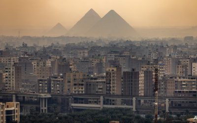 تغليف الهرم” كما كان في زمنه.. “هدية مصر إلى العالم” تثير جدلا واسعا
