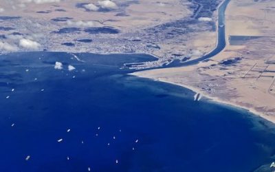 ممرات برية عبر السعودية.. شركة شحن بارزة تتخلى عن قناة السويس