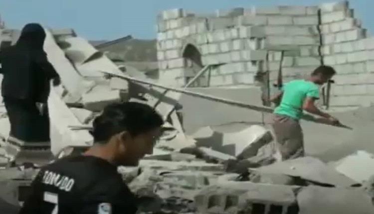 مليشيا الحوثي الإرهابية تقصف منزل سكني في مريس شمالي الضالع