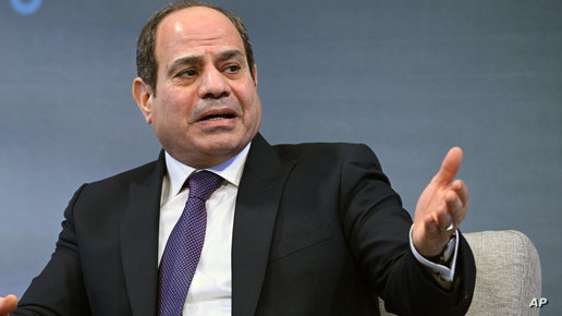 السيسي يدعو المصريين إلى “التحمّل” ويتحدث عن سبب أزمة الدولار