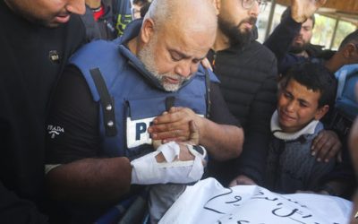 شهيدان  آخران للصحافة في غزة.. الدحدوح يفجع بوفاة نجله