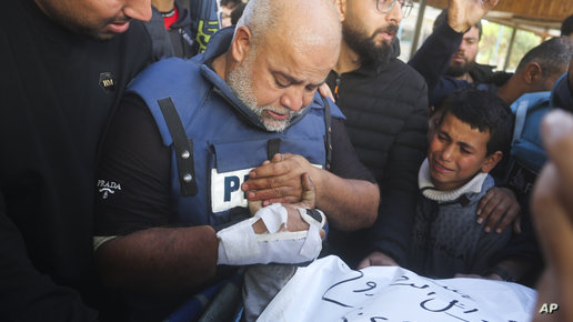 شهيدان  آخران للصحافة في غزة.. الدحدوح يفجع بوفاة نجله