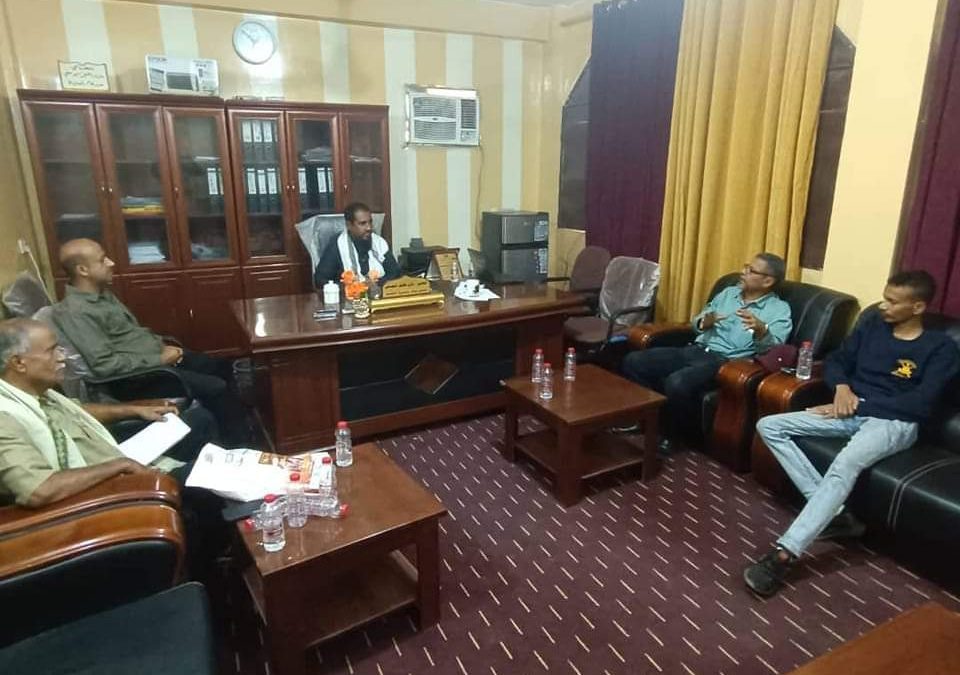 مدير عام مديرية خنفر “اليوسفي”يلتقي فريق منظمة أدرا