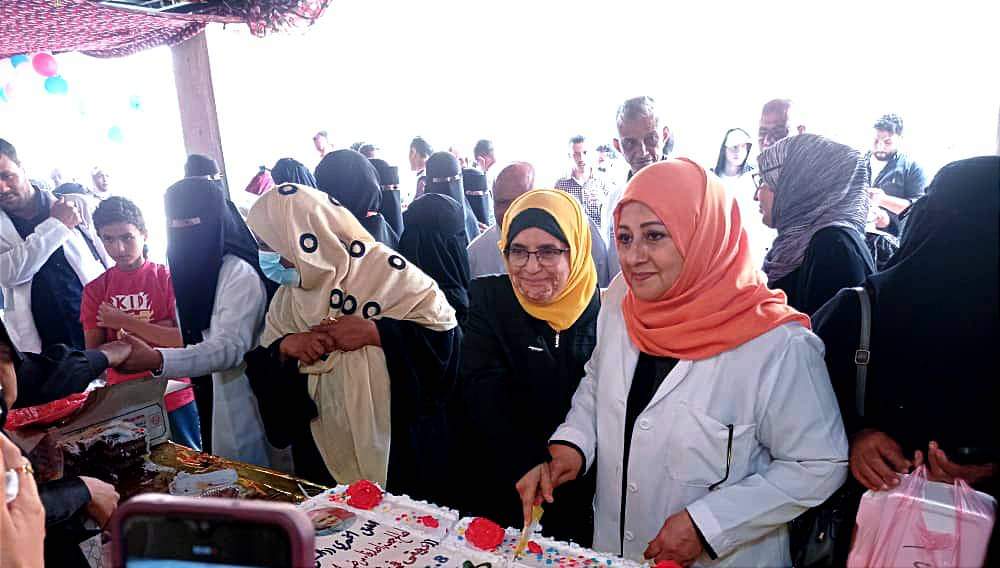 مدير عام مستشفى الصداقة تفتتح فعالية الطبق الخيري لإعانة الطفل المريض