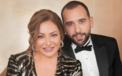 الفنانه ليلى علوي تقدم نجلها بالتبني لجمهور مسرحية “الصندوق الاحمر” بالرياض ليلة عيد ميلادها الـ62